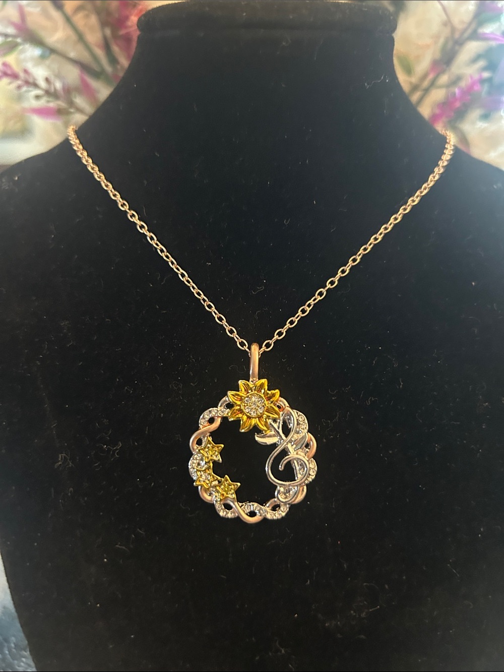 Sterling Silver Sunflower & Star Wreath Pendant Necklace in Yellow and Gold